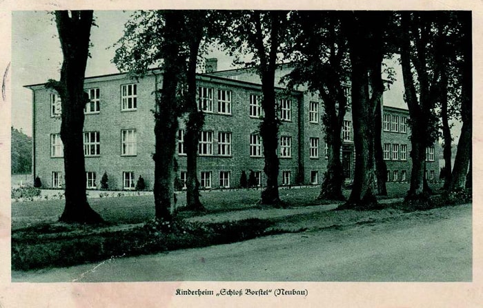 Das von Friedrich Bölck erbaute neue Kinderheim Anfang der 1930er Jahre mit der Lindenallee im Vordergrund